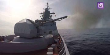 Корабли ВС РФ разыграли артиллерийский бой в Балтийском море