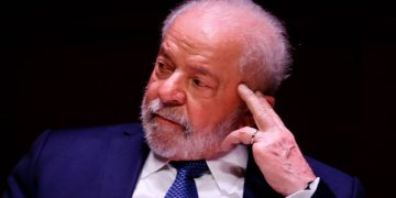 Президенты Бразилии и ЮАР встретились в Париже для обсуждения БРИКС и Украины