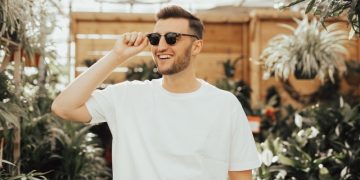 Врач объяснил, в каких случаях солнцезащитные очки вредят глазам