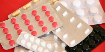 Самолечение среди россиян приобрело характер эпидемии