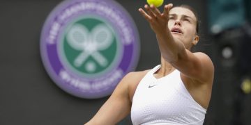 Соболенко и рекордсменка Вондроушова сыграют в финале Уимблдона