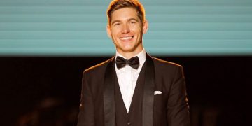 Владимир Остапчук показал чем кормит молодую жену Катю Полтавскую