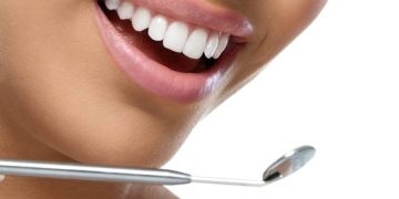 Ученые выяснили, как чистка зубов влияет на развитие деменции