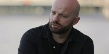 Слава Демин объяснил, где сейчас находится певица Гайтана