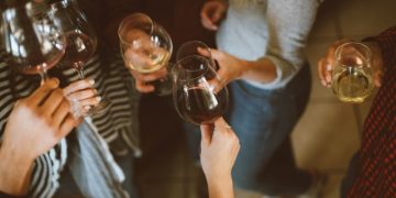 Вино, водка или пиво: из-за какого алкоголя сердце и печень быстрее обрастают жиром