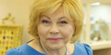 Елена Драпеко вспомнила, как на спор вышла замуж