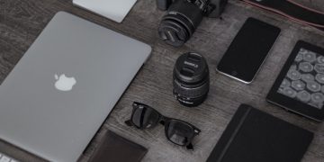 Названы четыре причины избегать «передоза» гаджетами в нерабочие дни