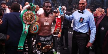 Американский боксер лишился звания абсолютного чемпиона мира
