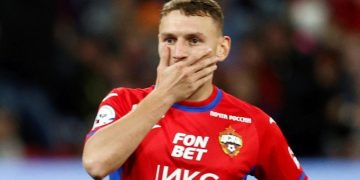 Чалов заплатит штраф ₽20 тыс. за брошенную «без агрессии» бутылку на поле