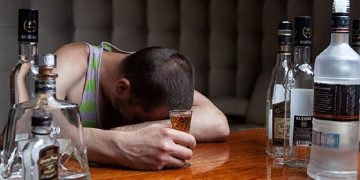 На сколько эффективно кодирование от алкоголизма: показания и противопоказания к данной процедуре
