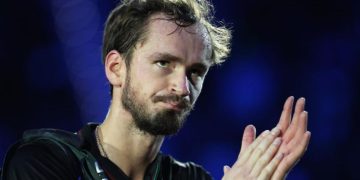 Тарпищев объяснил поражение Медведева в полуфинале Итогового турнира ATP