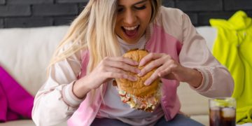 Британка сбросила 46 кг, придумав здоровые версии популярных блюд фастфуда
