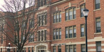 «Даже без носка»: ректора американского университета уволили за участие в «голых вечеринках»