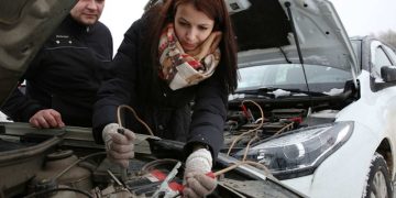 Россиянам рассказали о действиях при замерзании машины