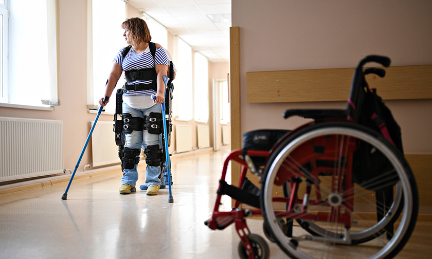 Важность специализированных товаров для людей с инвалидностью: как они помогают в реабилитации и жизни