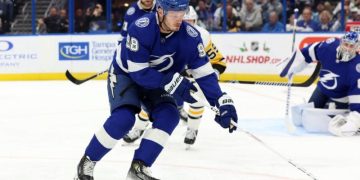 Клуб НХЛ поместил российского игрока в долгосрочный список травмированных