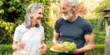 Онколог Решетов объяснил, как уменьшить риск заболеть раком