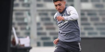 В клубе РПЛ заявили, что займутся воспитанием избившего девушку игрока