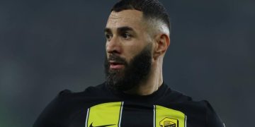 Застрявшего на курорте Бензема отстранили от тренировок в «Аль-Иттихаде»