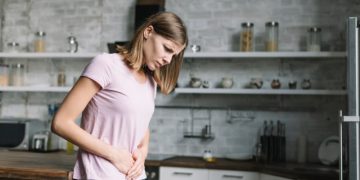 Чисто английская болезнь. Главный терапевт рассказала, как вылечить запор