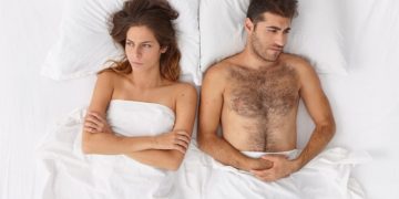 HuffPost: сексологи советуют не имитировать оргазм и не стыдить партнера