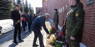 Глава Роскосмоса почтил память Гагарина в годовщину его гибели