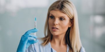 Идеальное лицо. Врачи развеяли мифы об уколах красоты