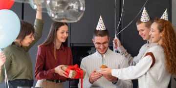 Магия ведущих: как они создают неповторимую атмосферу на дне рождения