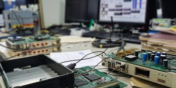 Мастера своего дела: 5 причин предпочесть ремонт техники в профессиональном сервисном центре