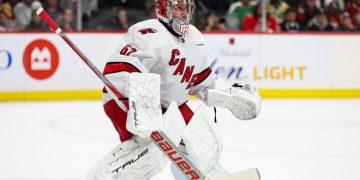 Российский вратарь попал в топ-3 претендентов на приз лучшему новичку НХЛ