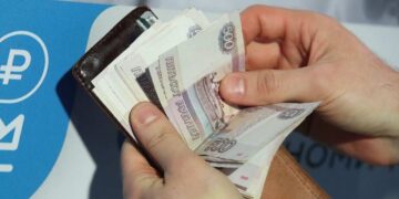 Гендерный разрыв в зарплатах в России стал максимальным за 11 лет