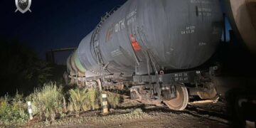 Пять вагонов сошли с рельсов в Оренбургской области