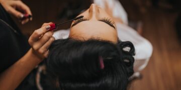 Вредно ли наращивать ресницы? Ответ