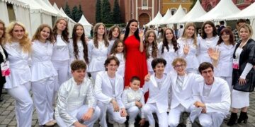 «Залило гримерки в момент»: появились подробности выступления звёзд на Красной площади