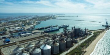 Четыре человека госпитализированы после атаки дронов ВСУ на порт «Кавказ»