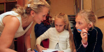 Эксперт рассказал, сколько надо заниматься летом, чтобы не забыть школьную программу