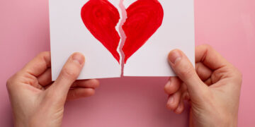 «Приравнять к чайлд-фри»: детский омбудсмен из Татарстана требует  запретить пропаганду разводов и семейного одиночества