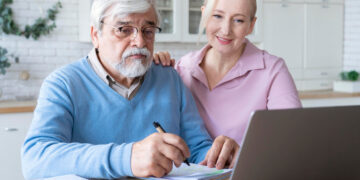 Слабоумие и финансы: выявлена связь надвигающейся деменции с деньгами